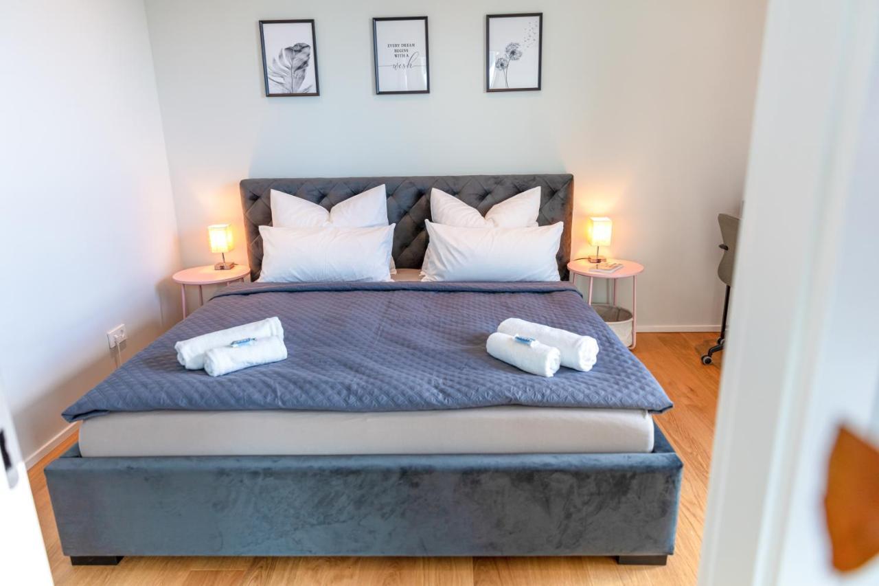 Cabana - Theview - Terrasse - Waterfront - Kostenloser Parkplatz - Wifi Oldenburg Buitenkant foto