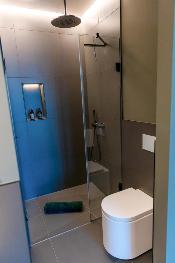 Cabana - Theview - Terrasse - Waterfront - Kostenloser Parkplatz - Wifi Oldenburg Buitenkant foto