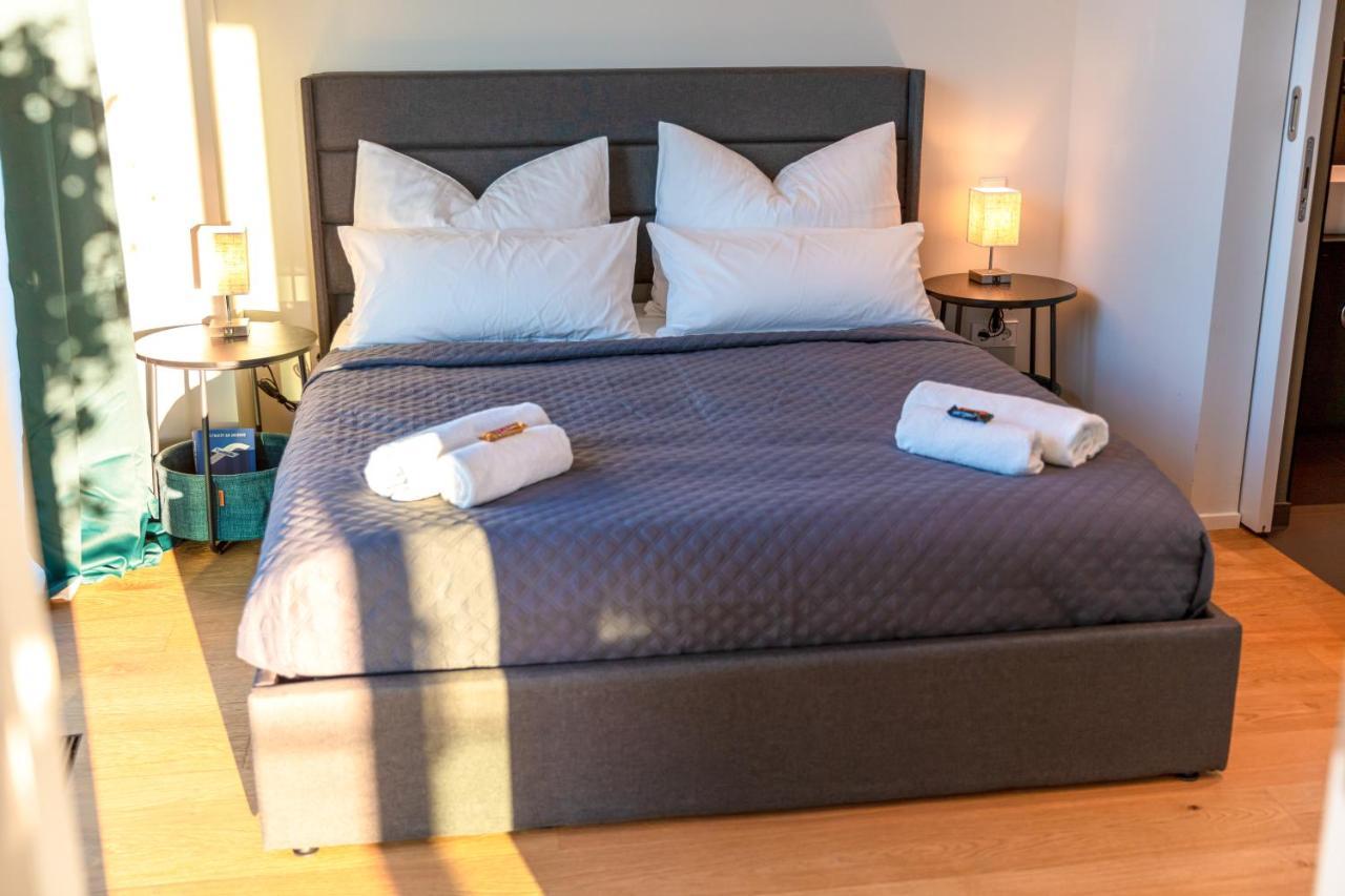 Cabana - Theview - Terrasse - Waterfront - Kostenloser Parkplatz - Wifi Oldenburg Buitenkant foto