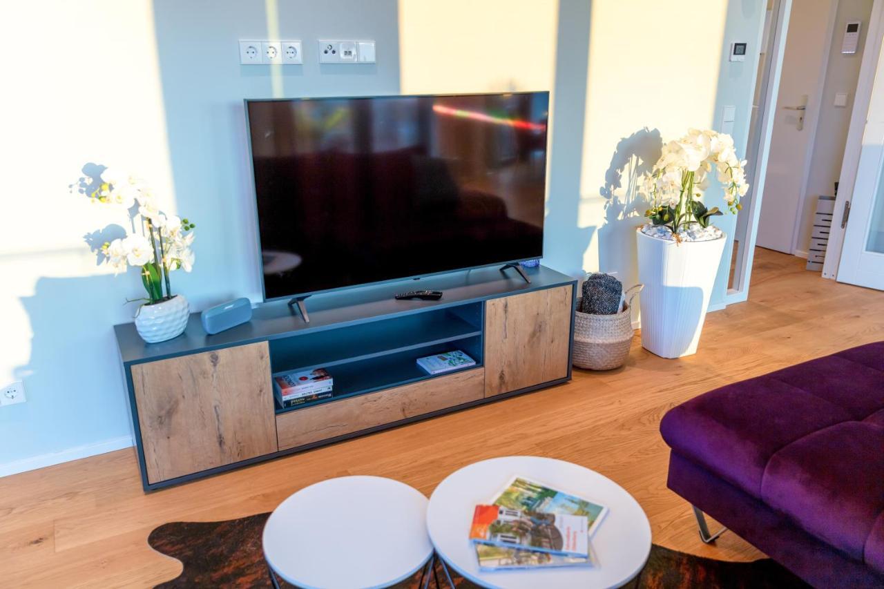 Cabana - Theview - Terrasse - Waterfront - Kostenloser Parkplatz - Wifi Oldenburg Buitenkant foto